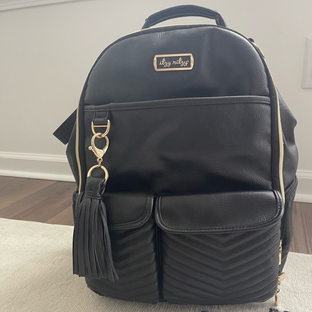 Itzy Ritzy Jetsetter Boss Bag
